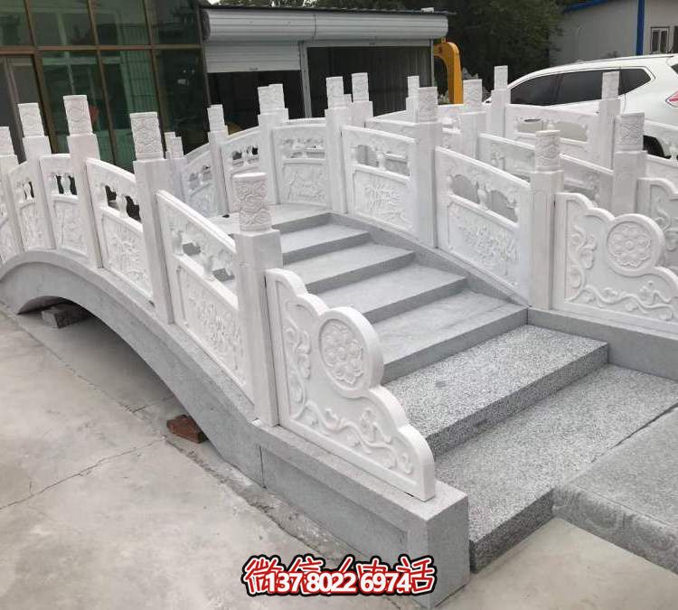 美麗的漢白玉石拱橋，伴您一路暢游！