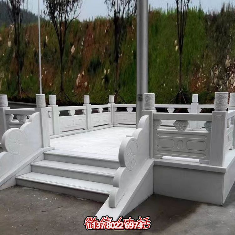 增添校園景觀(guān)魅力的戶(hù)外擺件