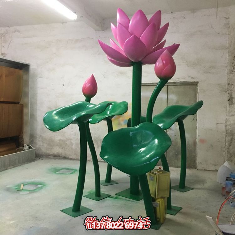 大型不銹鋼彩繪蓮花擺件，為游樂(lè )場(chǎng)、商場(chǎng)、戶(hù)外公園增色