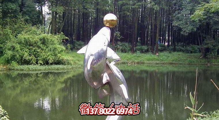 不銹鋼海豚雕塑，為小河邊增添游玩樂(lè )趣
