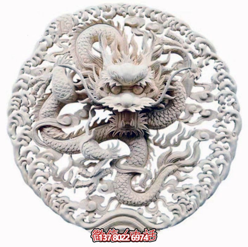精美龍紋浮雕裝飾大門(mén)，點(diǎn)綴祠堂大門(mén)口