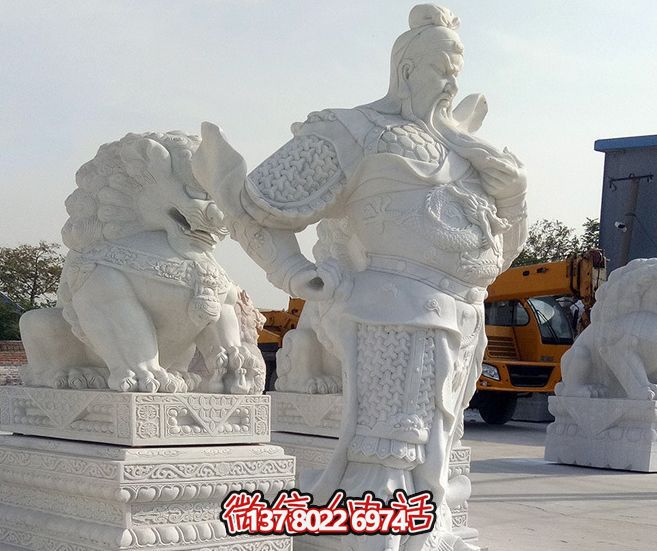漢白玉大型關(guān)公雕塑，增添景觀(guān)美感
