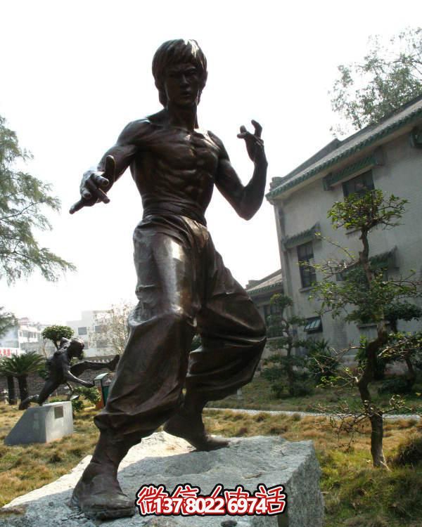 仿銅雕李小龍功夫玻璃鋼影院創(chuàng )意雕塑 仿銅雕李小龍功夫玻璃鋼影院創(chuàng )意雕塑