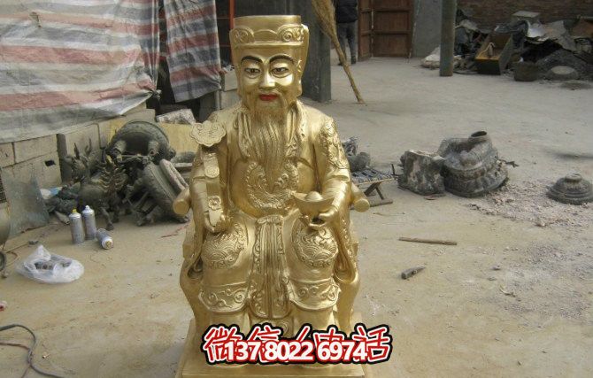 手工制作的供奉佛像，傳承古老文化的精粹