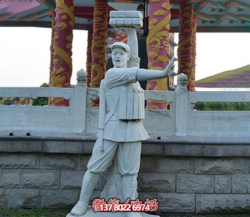 董存瑞景觀(guān)雕塑，點(diǎn)綴廣場(chǎng)景觀(guān)