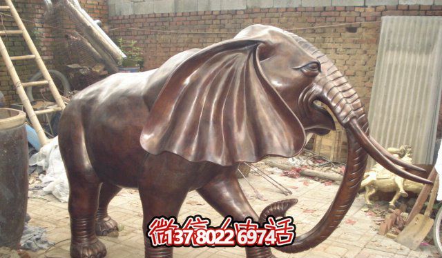 創(chuàng  )意仿銅大象雕塑，美化環(huán)境景觀(guān)