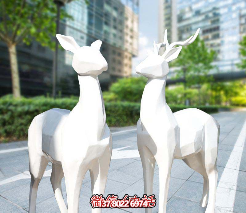 玻璃鋼梅花鹿雕塑，為你的廣場(chǎng)增添經(jīng)典藝術(shù)氣息
