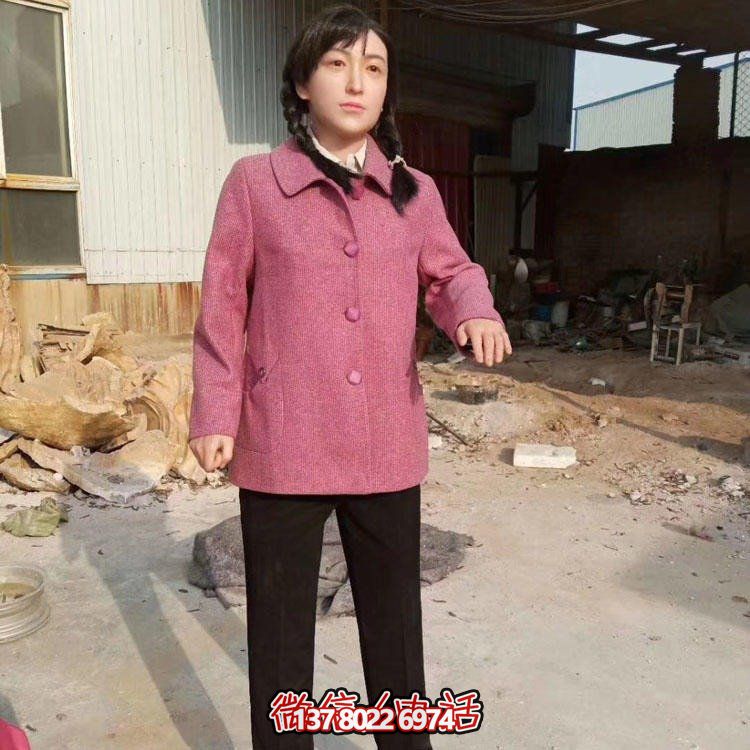 玻璃鋼仿真女孩雕塑，打造景區精美環(huán)境