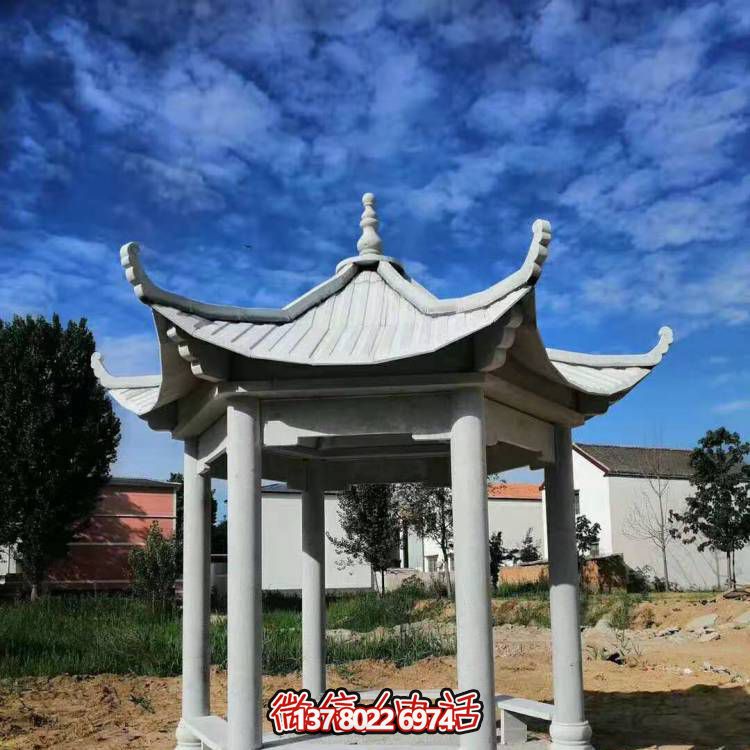 仿古休閑涼亭，天然青石擺放于戶(hù)外村莊