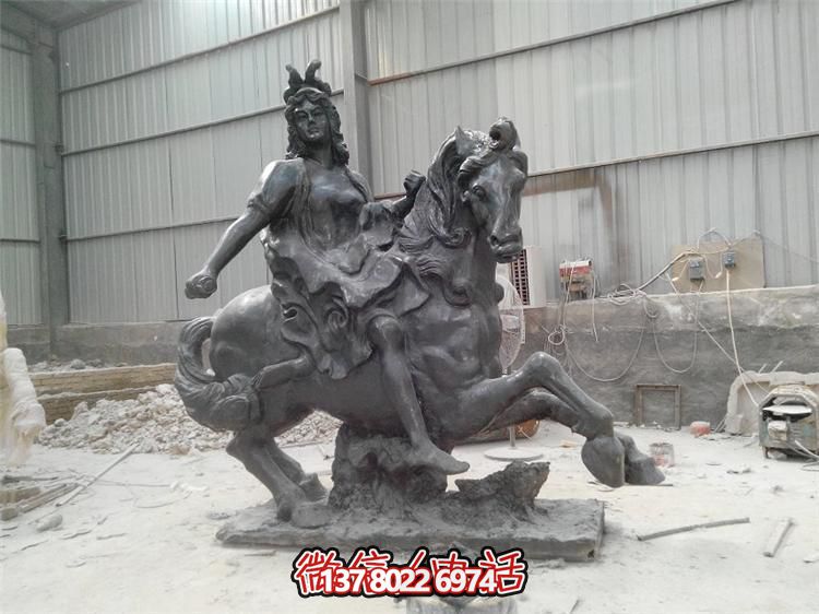 超越傳統，探索未知的玻璃鋼騎馬擺件