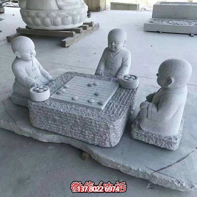 花崗巖雕像裝點(diǎn)庭院，打造精致奇趣景觀(guān)