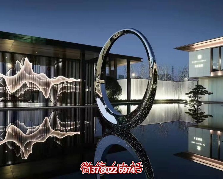 不銹鋼圓環(huán)雕塑，點(diǎn)綴園林別墅水池