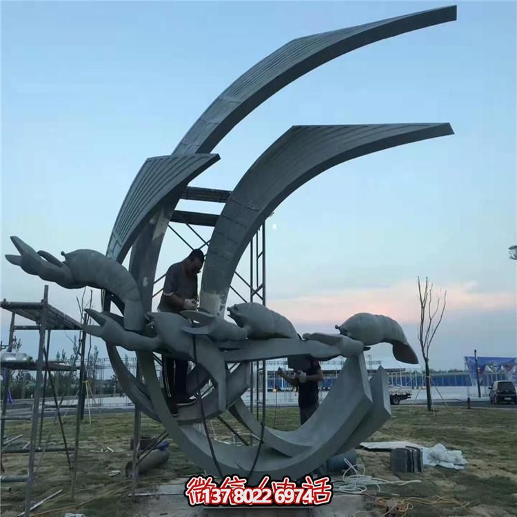 不銹鋼創(chuàng  )意景觀(guān)雕塑，點(diǎn)亮綠色戶(hù)外廣場(chǎng)園林