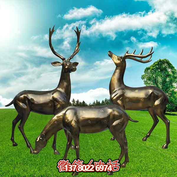 仿銅梅花鹿雕塑，裝點(diǎn)玻璃鋼園林