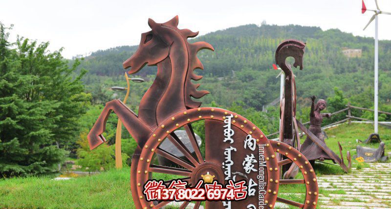 紫銅風(fēng)情景區——雕塑與馬車(chē)的自然融合 紫銅風(fēng)情景區——雕塑與馬車(chē)的自然融合