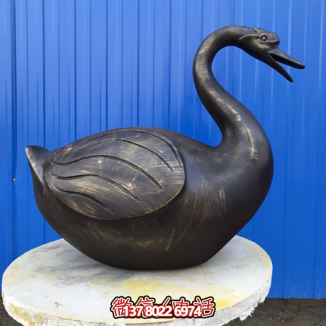 不銹鋼雕塑，休息時(shí)讓湖邊更美麗——天鵝雕塑