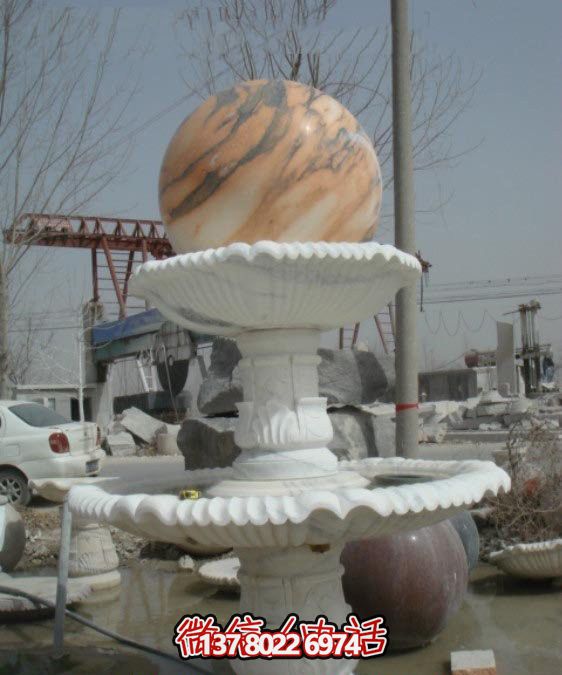 公園完美融合大理石、風(fēng)水球、噴泉和雕塑的美景
