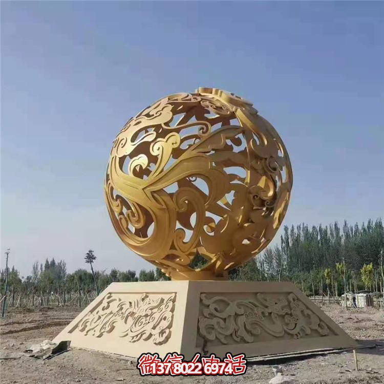 大型不銹鋼發(fā)光鏤空球城市園林景觀(guān)雕塑