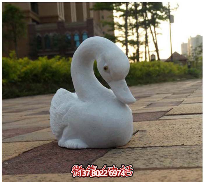 大理石雕刻藝術(shù)——古樸臥著(zhù)天鵝雕塑 大理石雕刻藝術(shù)——古樸臥著(zhù)天鵝雕塑