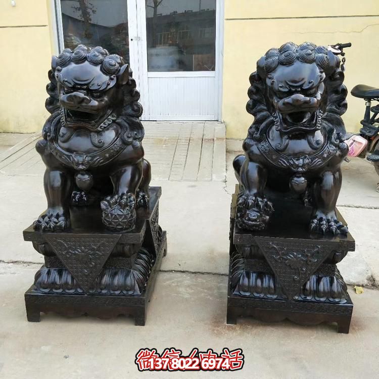 家用庭院別墅門(mén)口大型玻璃鋼仿銅一對鎮宅獅子雕塑