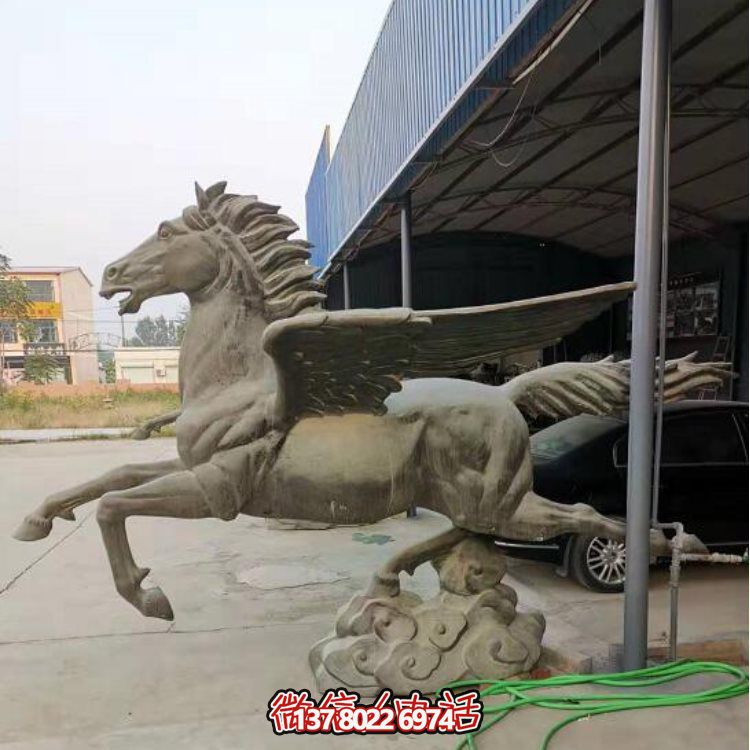 不銹鋼噴金烤漆創(chuàng  )意園林動(dòng)物景飛馬