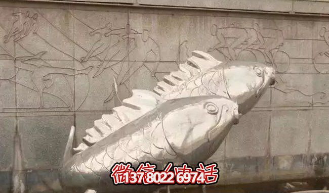 庭院里擺放的雙魚(yú)玻璃鋼創(chuàng )意乒乓球雕塑 庭院里擺放的雙魚(yú)玻璃鋼創(chuàng )意乒乓球雕塑