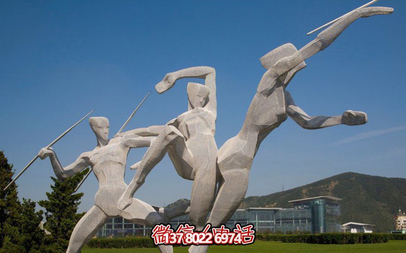 廣場(chǎng)草坪擺放玻璃鋼標槍運動(dòng)雕塑