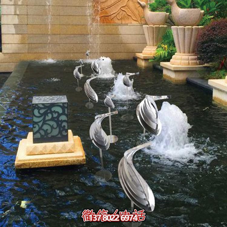 別墅會(huì )所不銹鋼抽象水景小魚(yú)雕塑