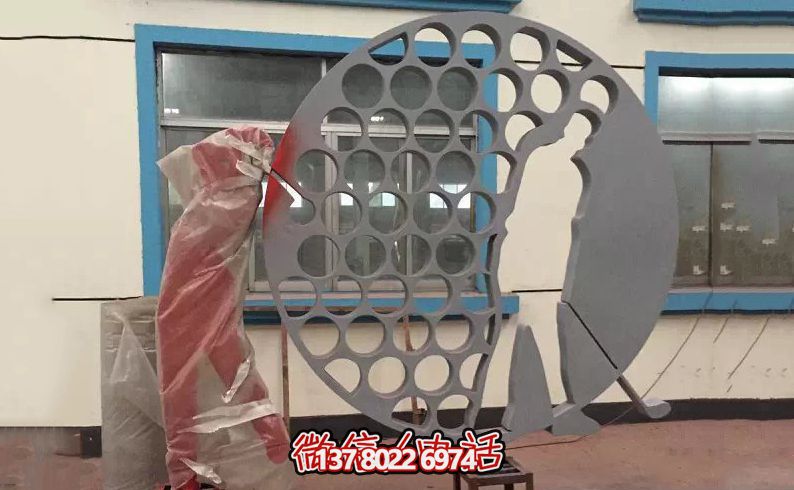 學(xué)校廣場(chǎng)創(chuàng  )意不銹鋼打高爾夫球雕塑