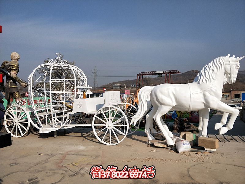 游樂(lè )場(chǎng)公園不銹鋼創(chuàng  )意馬車(chē)雕塑