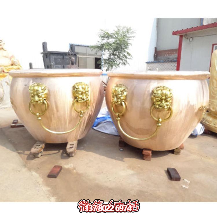 寺院戶(hù)外擺放黃銅鑄造招財聚寶盆大型圓水缸