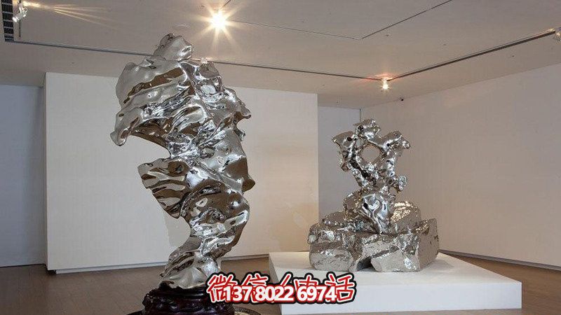 室內創(chuàng  )意擺件不銹鋼鏡面抽象太湖石雕塑