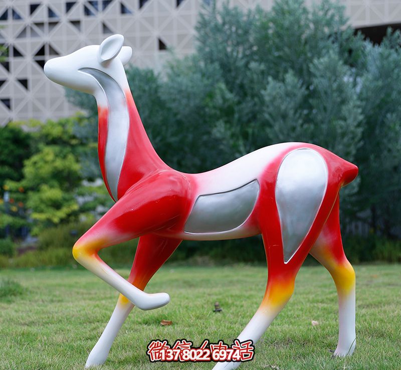 戶(hù)外園林景觀(guān)裝飾品玻璃彩繪行走的梅花鹿雕塑 戶(hù)外園林景觀(guān)裝飾品玻璃彩繪行走的梅花鹿雕塑