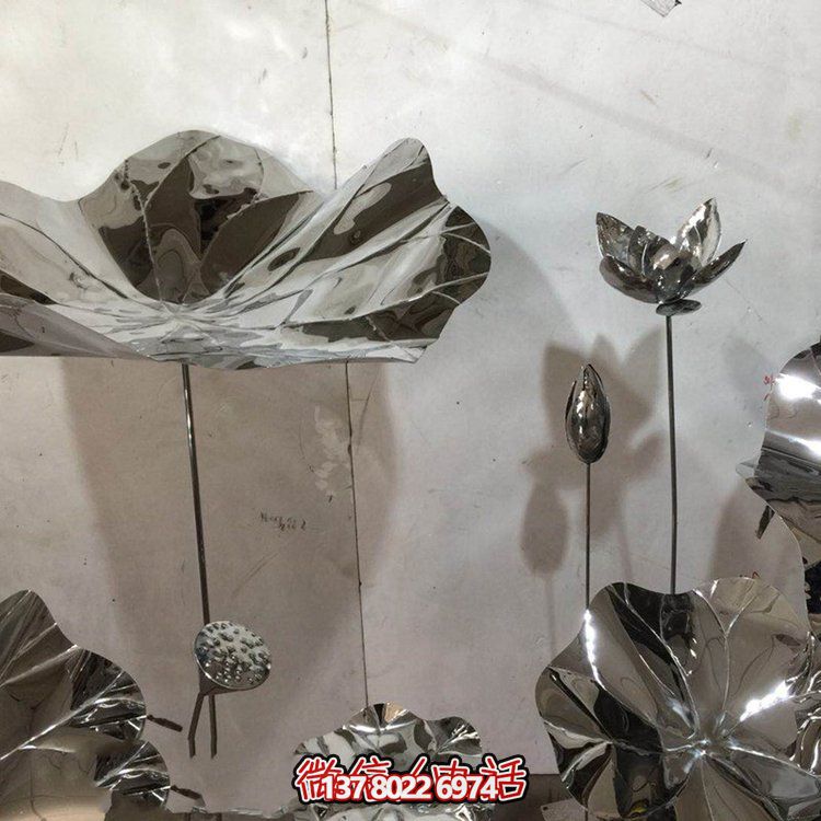不銹鋼鏡面荷花小品別墅噴泉水池景觀(guān)雕塑