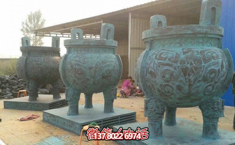 景區創(chuàng )意青銅三足鼎立浮雕鼎雕塑 景區創(chuàng )意青銅三足鼎立浮雕鼎雕塑
