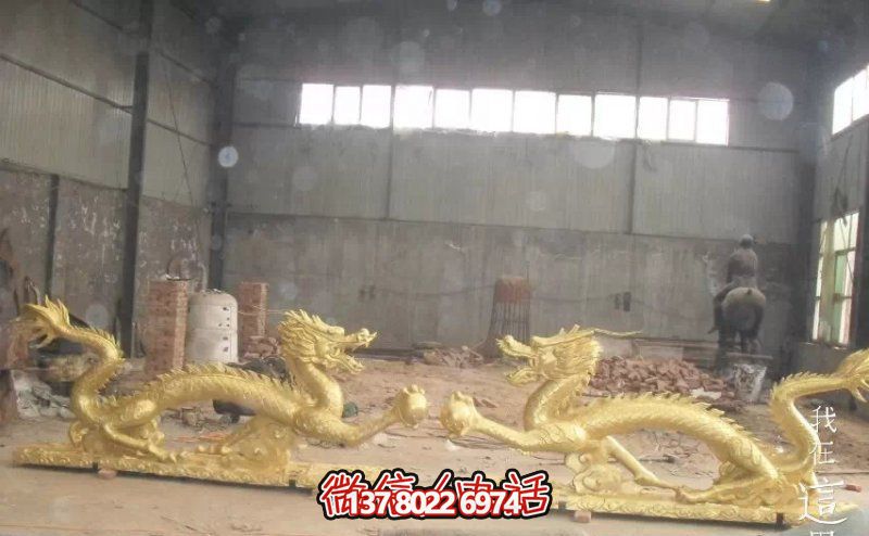 公園創(chuàng  )意不銹鋼噴金鎏金二龍戲珠龍雕塑